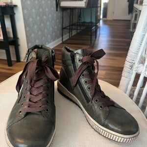 Remonte high top style leather sneaker/boot-size 9-olive green